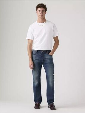 Levi's • NWOT 501Straight Leg Button Fly 31/32